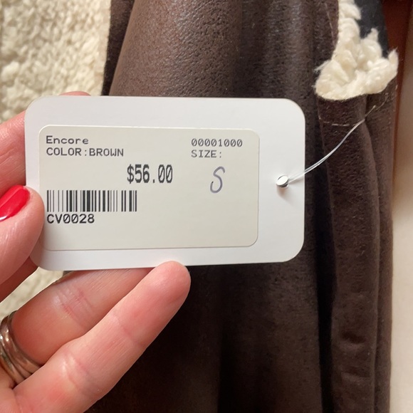 Super cute brown suede and cream fuzzy vest with tags - Picture 2 of 3